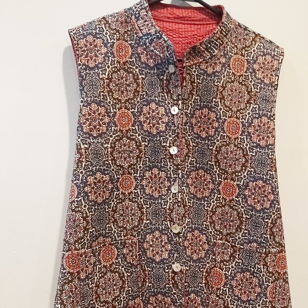 Reversible waistcoat red/blue